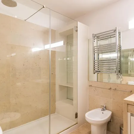 Flh Baixa-chiado Library Loft Лиссабон